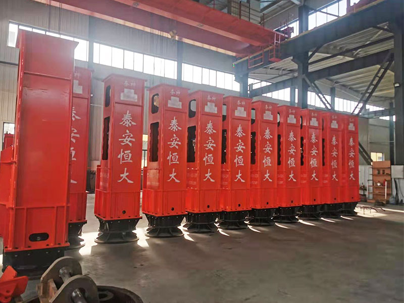 鏟車(chē)液壓打夯機(jī)